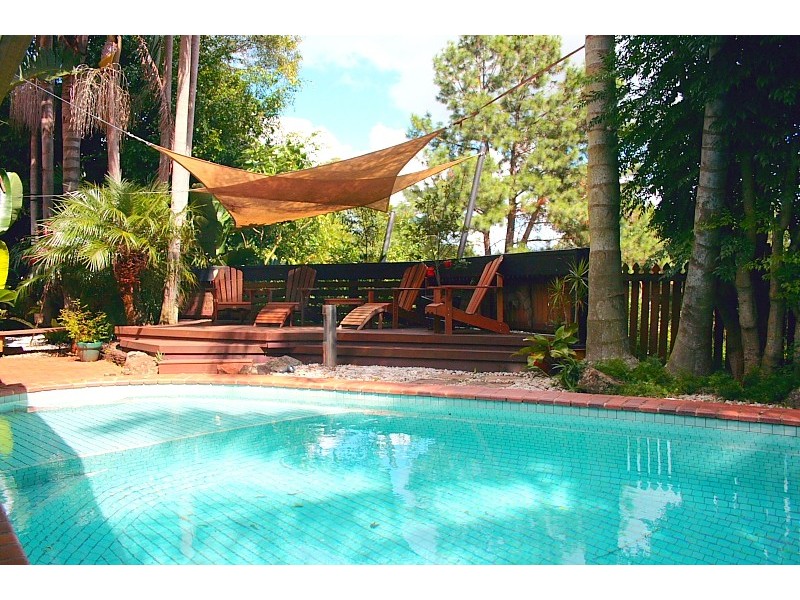 13 Mayon Court, Eagle Heights QLD 4271
