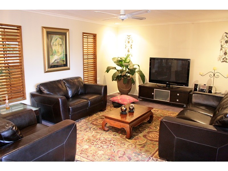 13 Mayon Court, Eagle Heights QLD 4271
