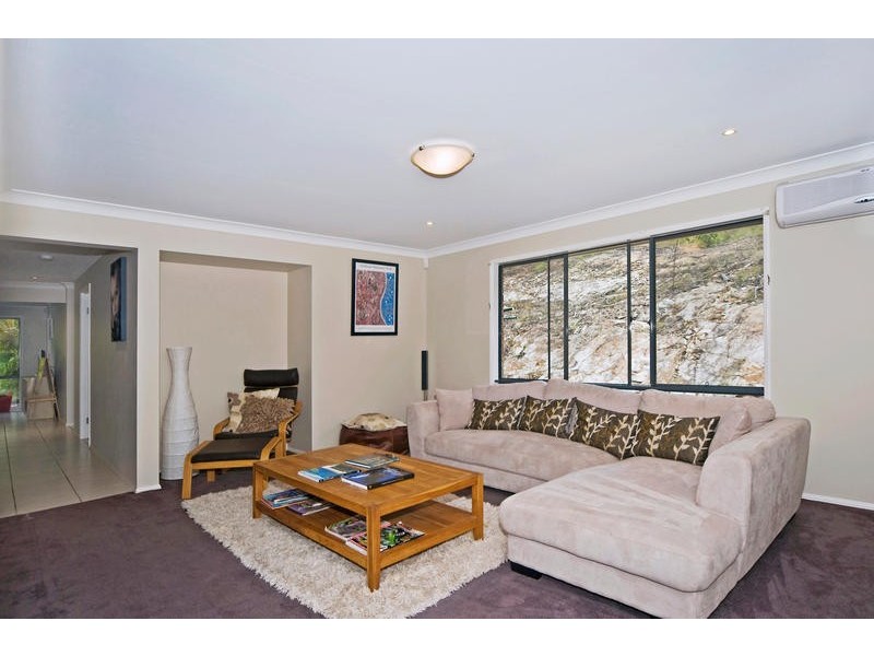 31 Pinnacle Dr, Wongawallan QLD 4210