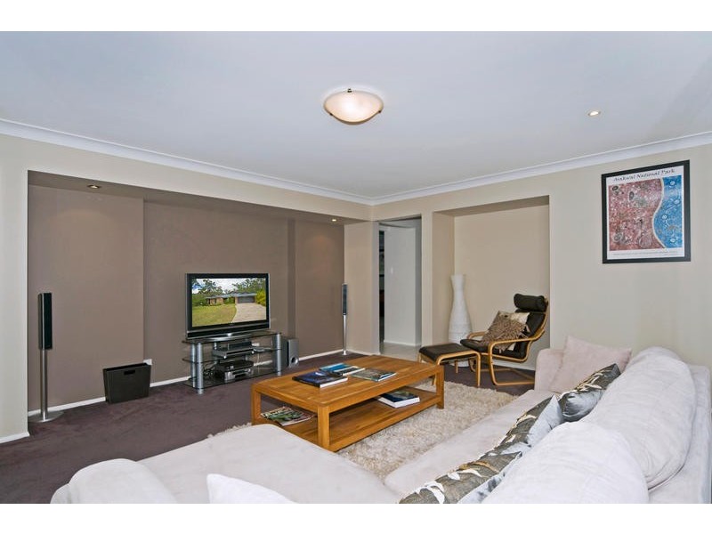 31 Pinnacle Dr, Wongawallan QLD 4210