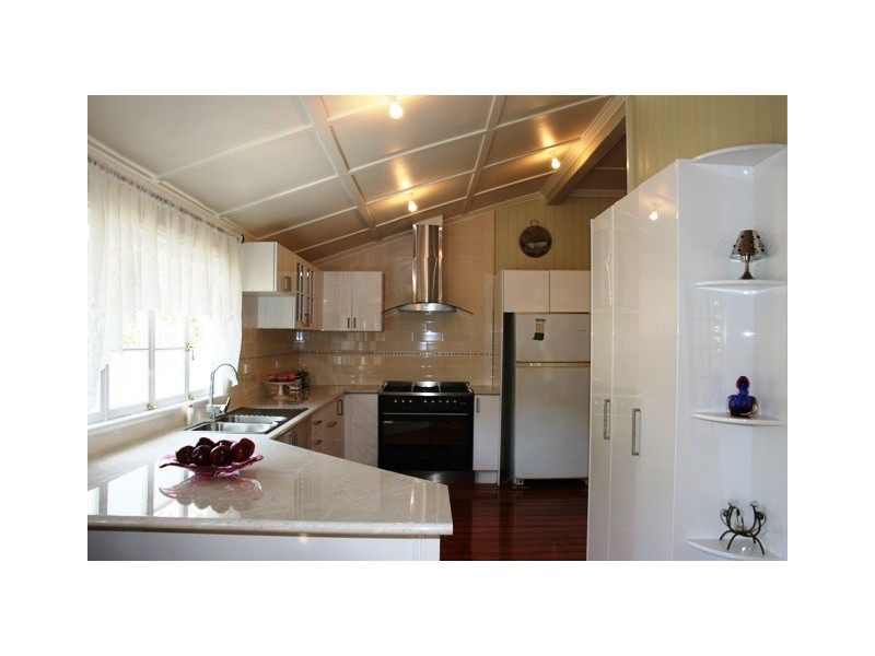 8 Coleman Square, North Tamborine QLD 4272