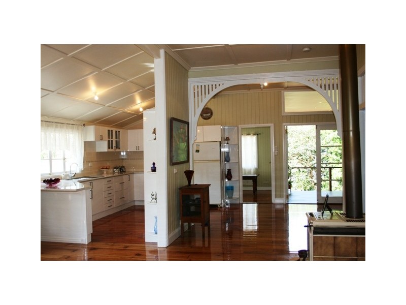 8 Coleman Square, North Tamborine QLD 4272