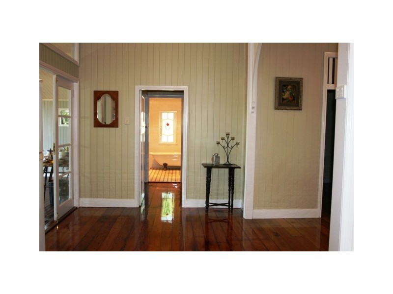 8 Coleman Square, North Tamborine QLD 4272