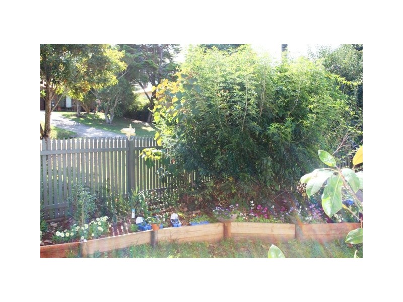 8 Coleman Square, North Tamborine QLD 4272