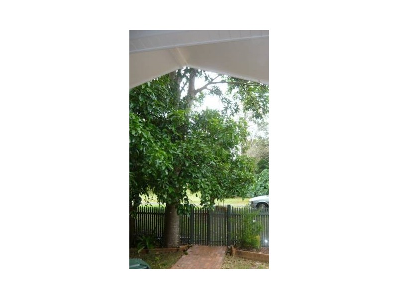 8 Coleman Square, North Tamborine QLD 4272