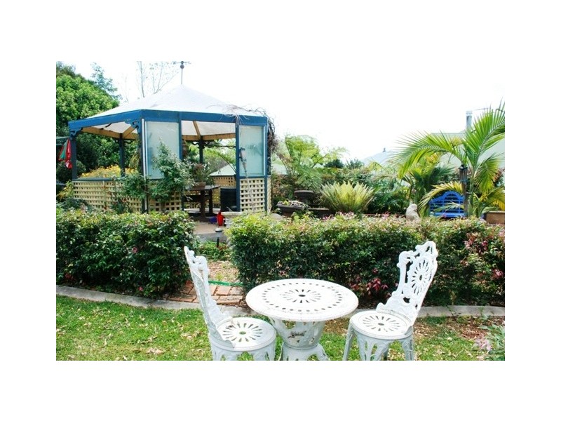15 Paradise Drive, Eagle Heights QLD 4271