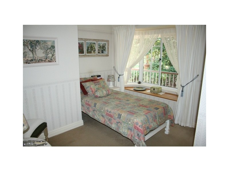 102 Wongawallan Road, Eagle Heights QLD 4271