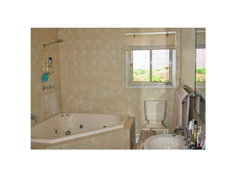 52 MacDonnell Road, Eagle Heights QLD 4271