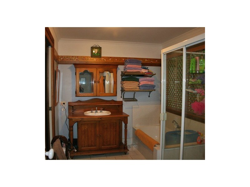 Eagle Heights QLD 4271