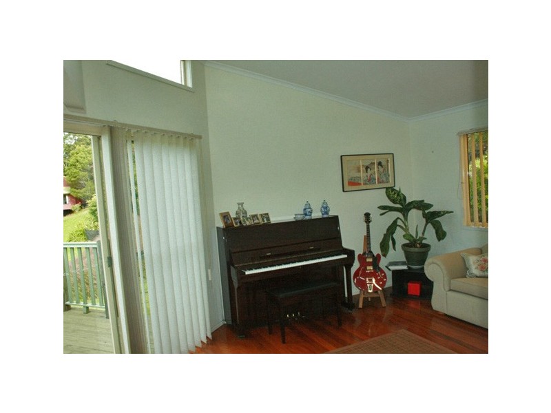 18 Elbert Ct, Eagle Heights QLD 4271