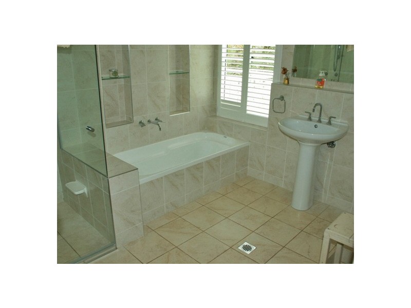 Eagle Heights QLD 4271