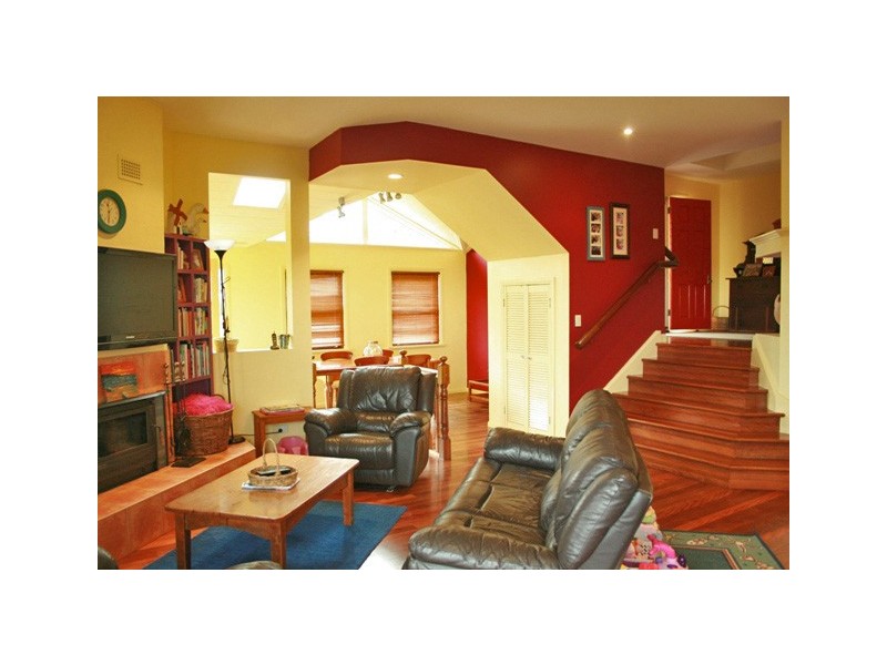 11 Kailas, Eagle Heights QLD 4271
