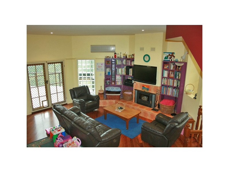11 Kailas, Eagle Heights QLD 4271