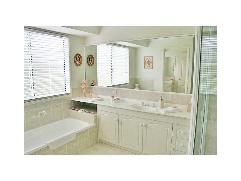 Eagle Heights QLD 4271