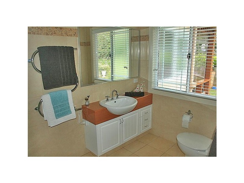 15 Cayambe Court, Eagle Heights QLD 4271