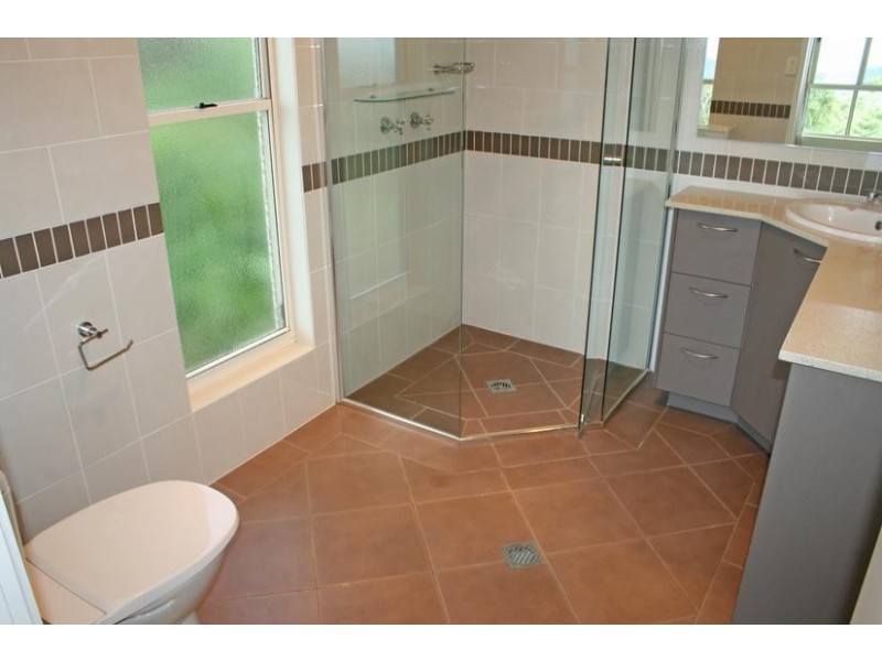 12 Eden Court, Eagle Heights QLD 4271