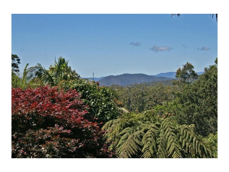 9 Central Avenue, Eagle Heights QLD 4271