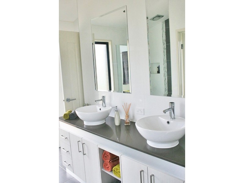 Eagle Heights QLD 4271