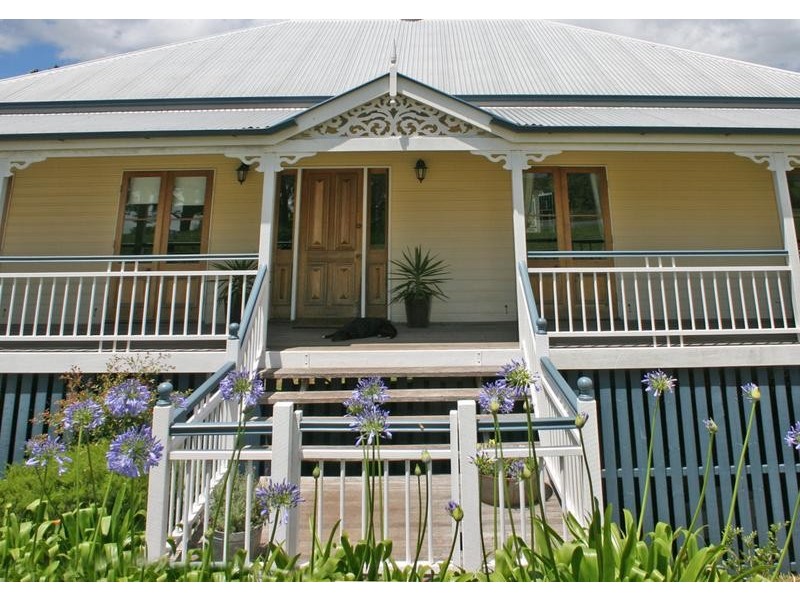 41 Paradise Drive, Eagle Heights QLD 4271
