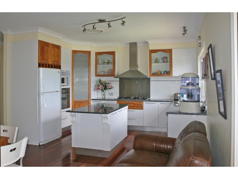 41 Paradise Drive, Eagle Heights QLD 4271