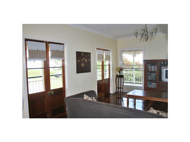 41 Paradise Drive, Eagle Heights QLD 4271