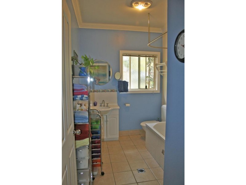 9 Salvia Drive, Eagle Heights QLD 4271