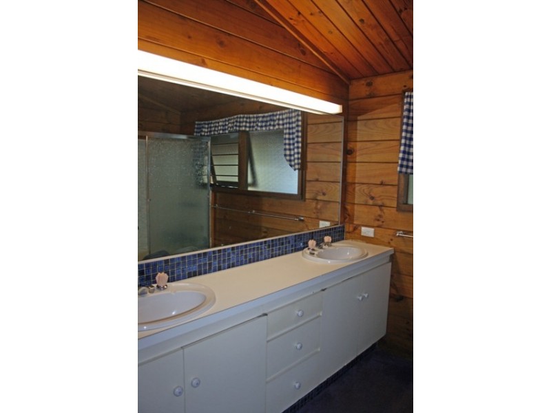 2 Licuala Drive, North Tamborine QLD 4272