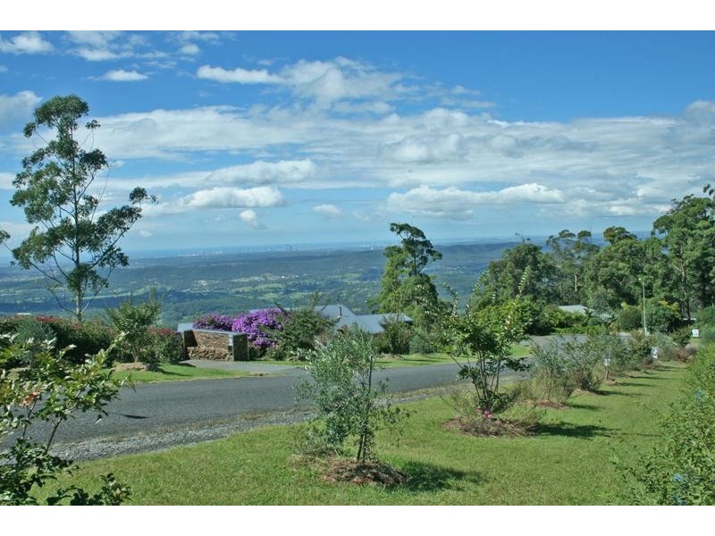 19 Eagles Retreat Place, Eagle Heights QLD 4271