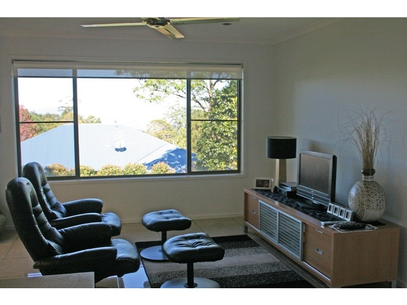 48 Jenyns Road, Tamborine Mountain QLD 4272