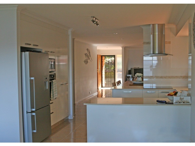 48 Jenyns Road, Tamborine Mountain QLD 4272
