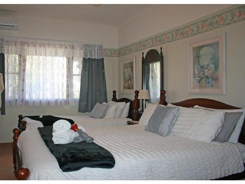 Eagle Heights QLD 4271