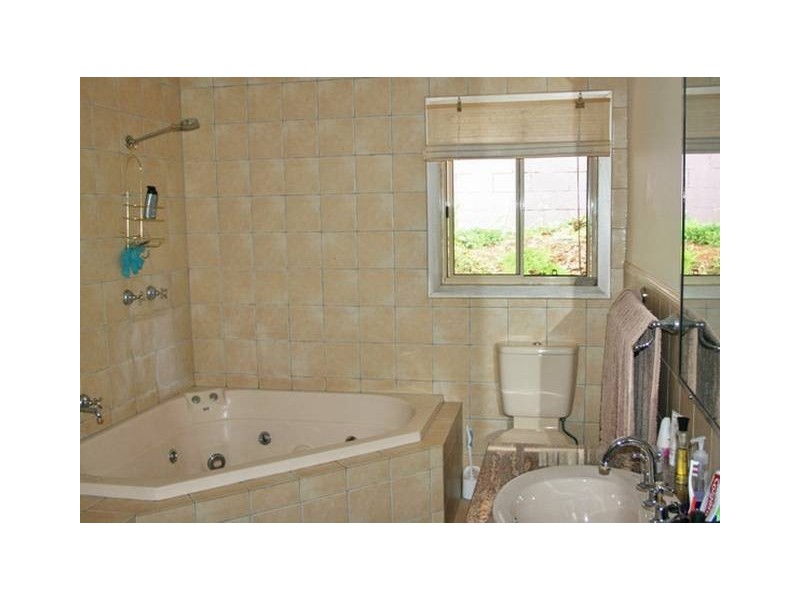 Eagle Heights QLD 4271