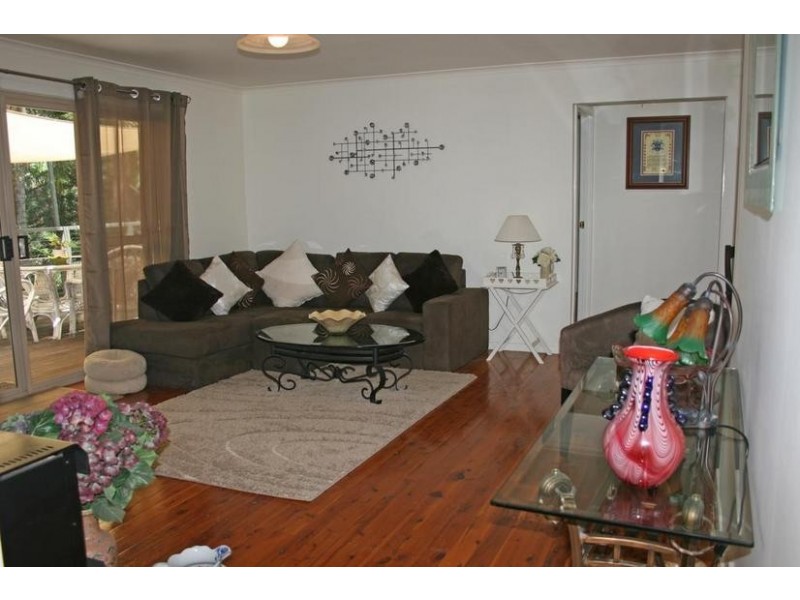 16 Kinabalu Drive, Eagle Heights QLD 4271