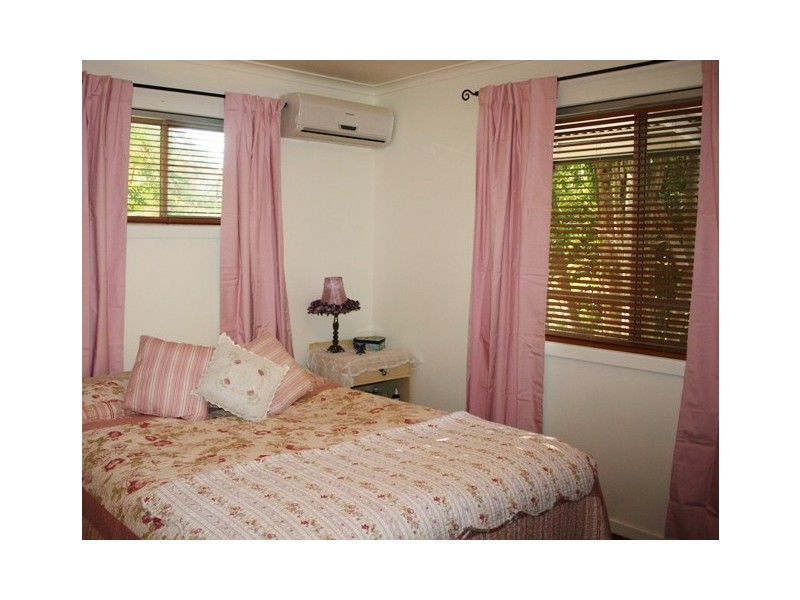 16 Kinabalu Drive, Eagle Heights QLD 4271