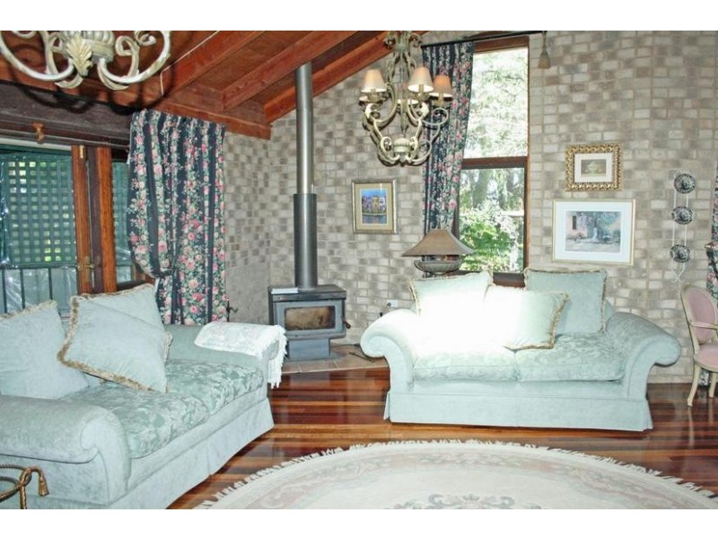 70 Wongawallan Road, Eagle Heights QLD 4271