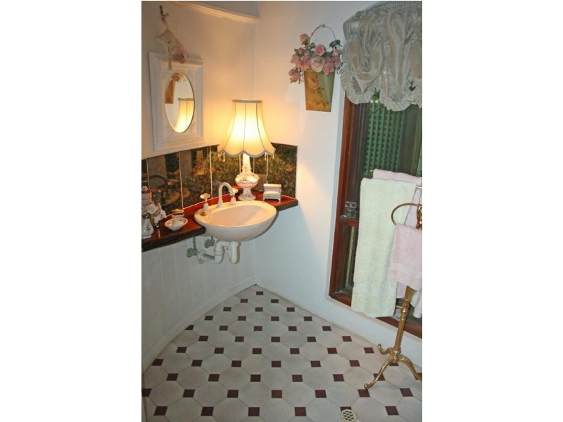 70 Wongawallan Road, Eagle Heights QLD 4271