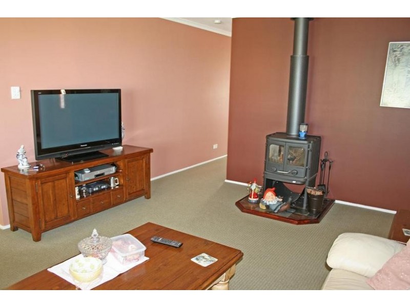 11 LAMINGTON PARADE, Tamborine Mountain QLD 4272