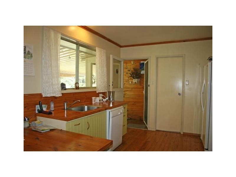 17 Kalmia Court, Tamborine Mountain QLD 4272