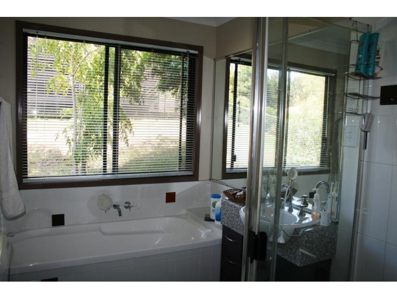 Eagle Heights QLD 4271