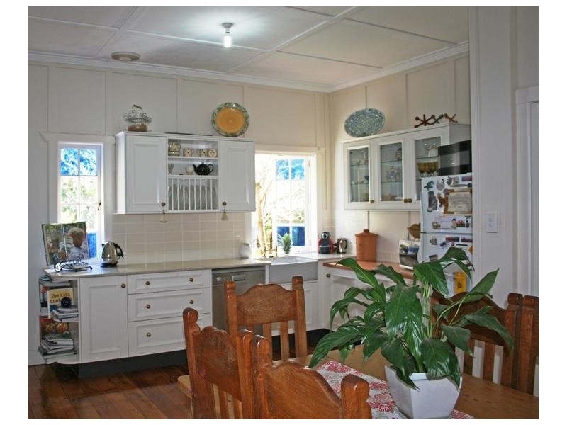 77 Freemont Drive, North Tamborine QLD 4272