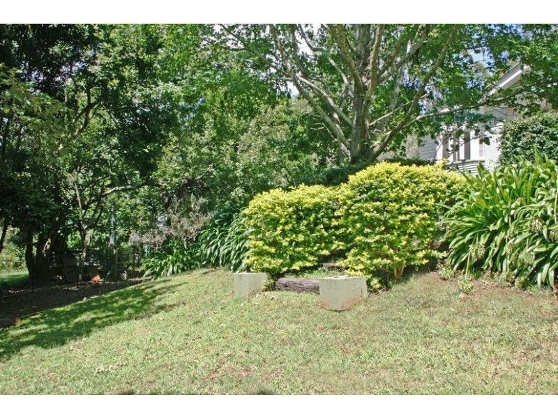 77 Freemont Drive, North Tamborine QLD 4272