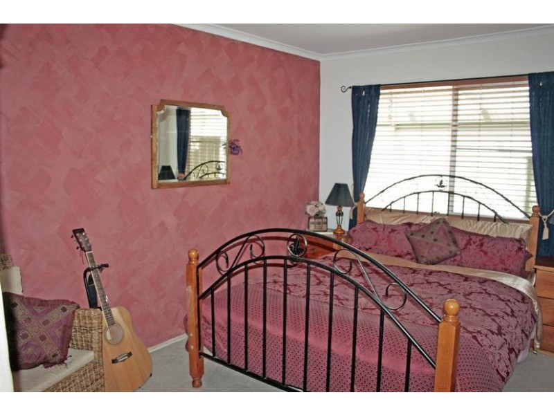 14 Kinabalu Drive, Tamborine Mountain QLD 4272