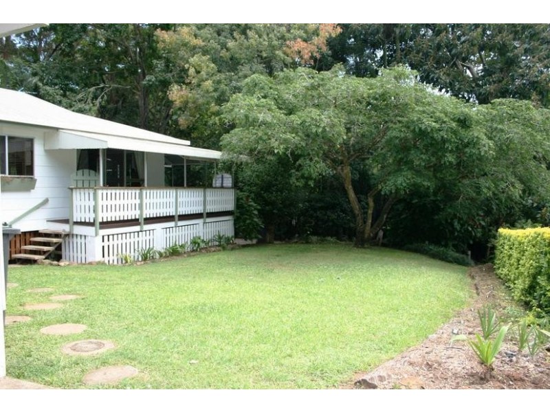 14 Kinabalu Drive, Tamborine Mountain QLD 4272