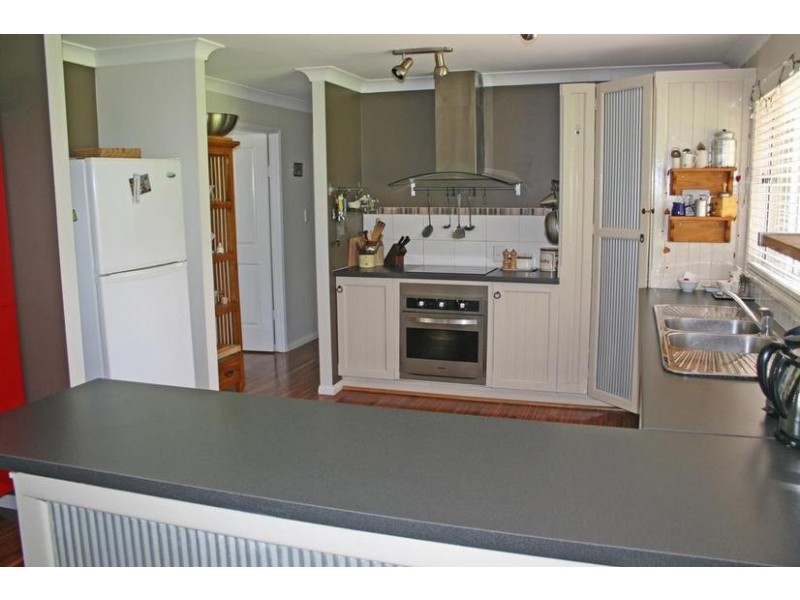 13 Teton Court, Eagle Heights QLD 4271