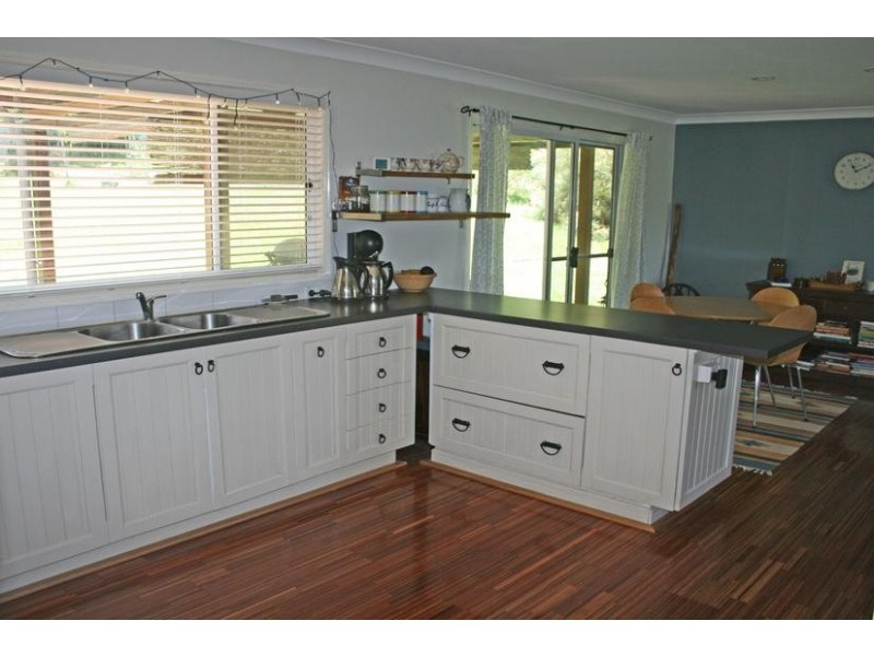 13 Teton Court, Eagle Heights QLD 4271