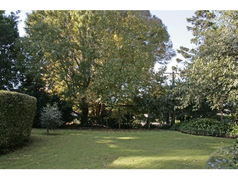 28 Beechmont Avenue, Tamborine Mountain QLD 4272