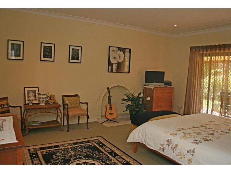 49 Benowa Street, Tamborine Mountain QLD 4272