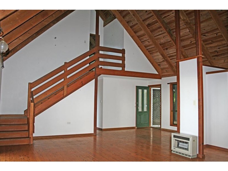 69 Contour Road, Eagle Heights QLD 4271