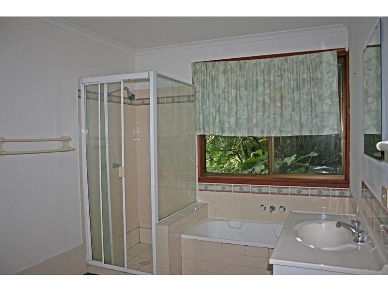 69 Contour Road, Eagle Heights QLD 4271