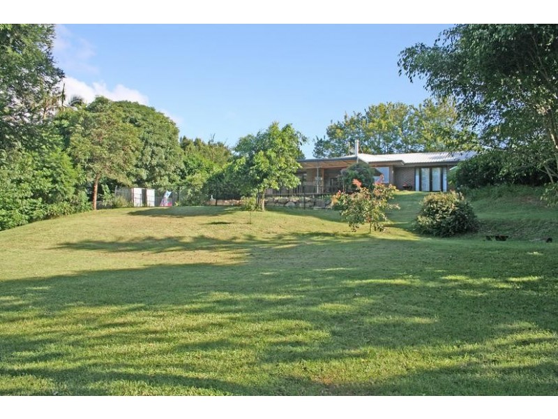 10 Shiloh Drive, Tamborine Mountain QLD 4272